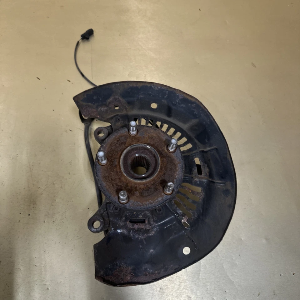 Оригинальный передний левый поворотный кулак для Toyota Sienna 2011–2014 годов выпуска - Изображение 4 из 4