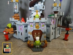 LEGO Angry Birds: King Pig's Castle (75826) -  ALL mini figs + instructions