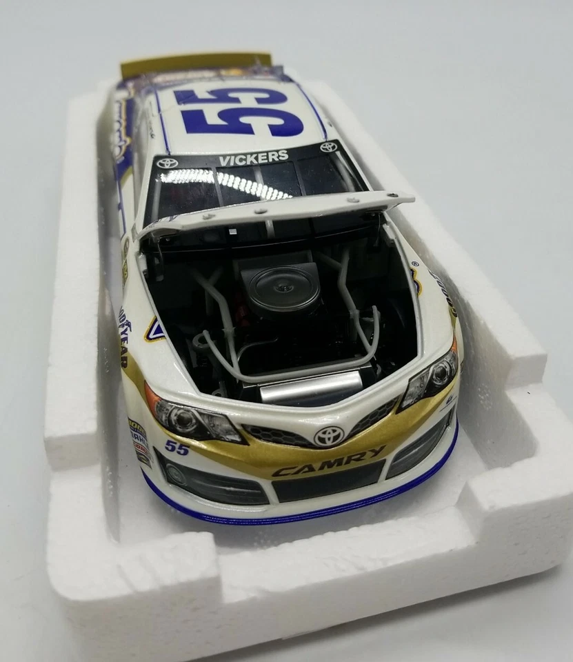 Toyota Camry 2014 Lionel Action Brian Vickers #55 Aaron's 1/24 diecast 1 de 751 Foto 4 de 4