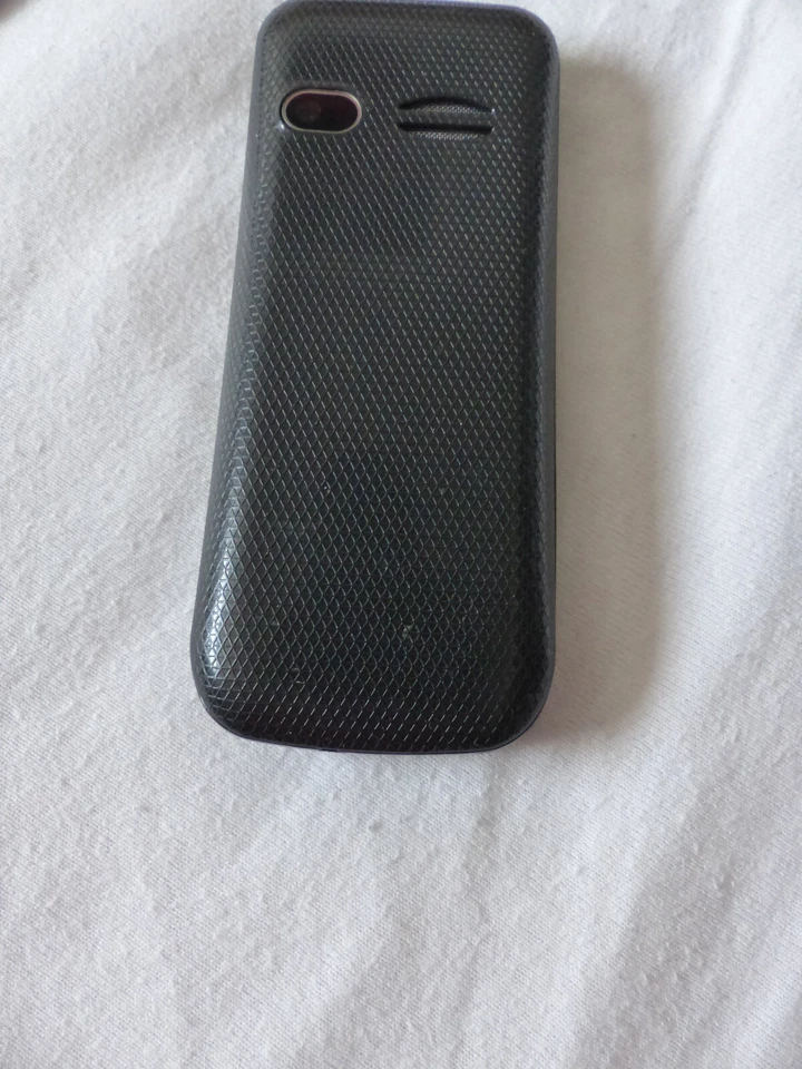 Swiss + One SC 230 Noir Double SIM + pochette - Bild 2 von 4