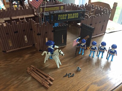 PLAYMOBIL 3773 Fort Bravo - Incomplet Avec Boite D'origine