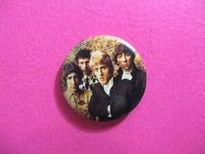 THE WHO VINTAGE BUTTON PIN BADGE CANADA MADE.     GROUP    BB
