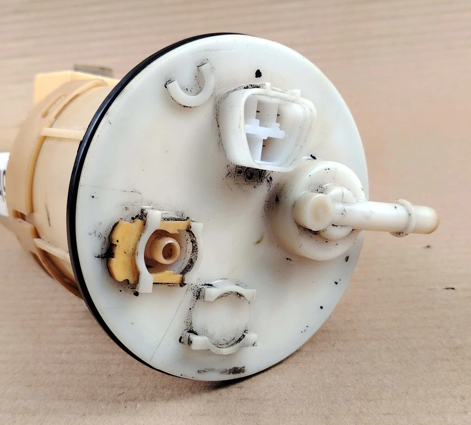 Toyota Celica ZZT231 ZZT230 1999-2006 conjunto de bomba de combustible fabricante original jdm usado Foto 3 de 4