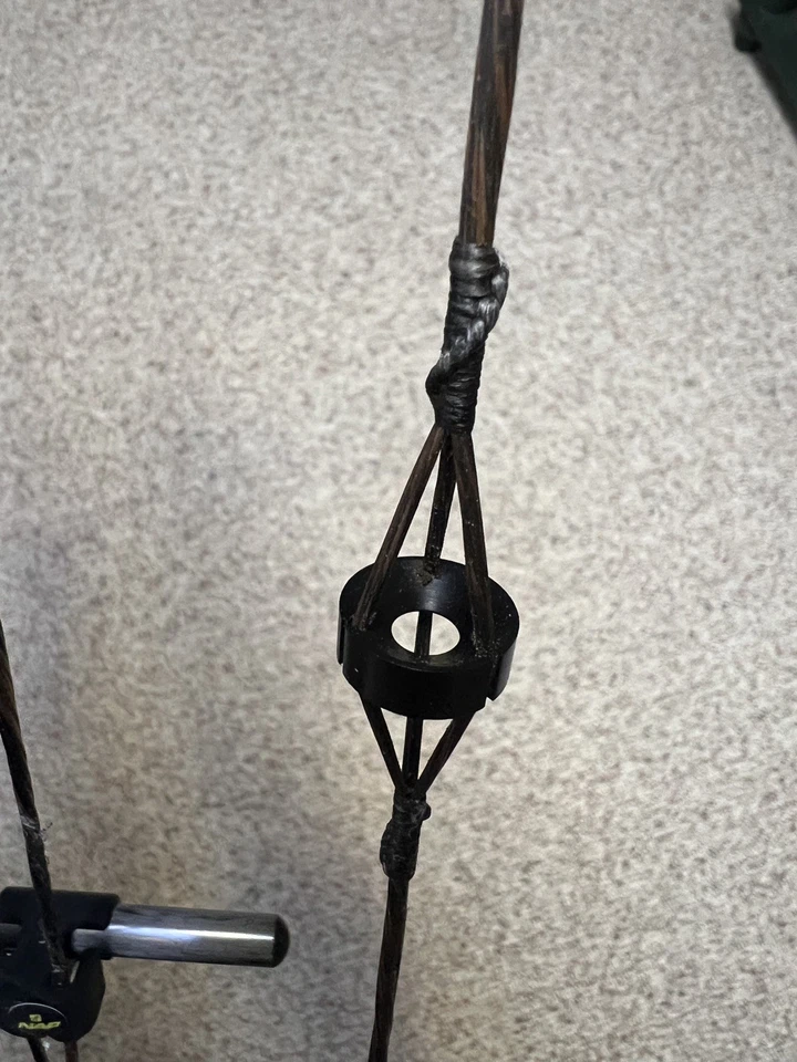 Arco compuesto Hoyt ProHawk 60# con gatillo y flechas Foto 2 de 4