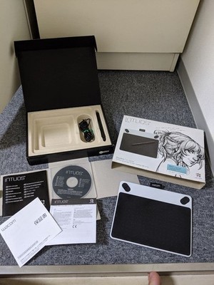 Wacom Intuos CTL-490 Small White Graphics Drawing Tablet Pen Tablet Tested