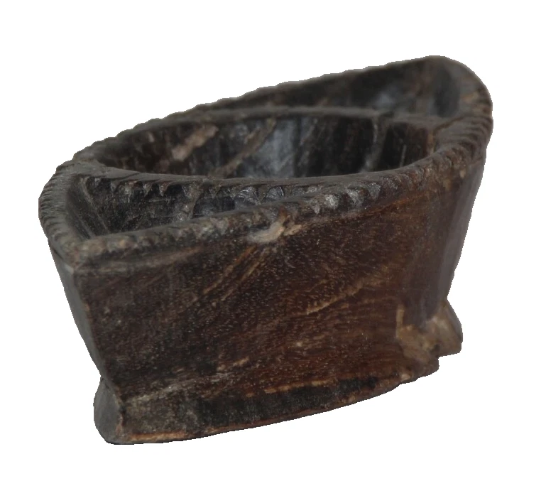 ANTIGUO TAZÓN DE ESPECIAS TRIBAL TALLADO A MANO DE LA DÉCADA DE 1850 FORMA ÚNICA Foto 3 de 4