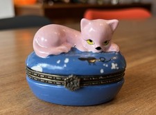 Vintage Kitsch Cat Hinged Lidded Limoges-style Trinket Pill Box Ornament 6.5cm