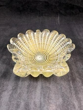 Vintage Murano Art Glass Sea Shell Scallop Shaped Bowl Gold Speckle Lined Dish