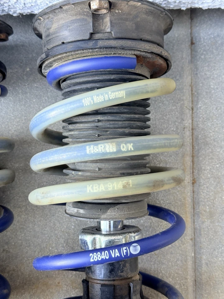 VW Golf 7 GTD Variant original dampers + H&R lowering springs - Image 4 of 4