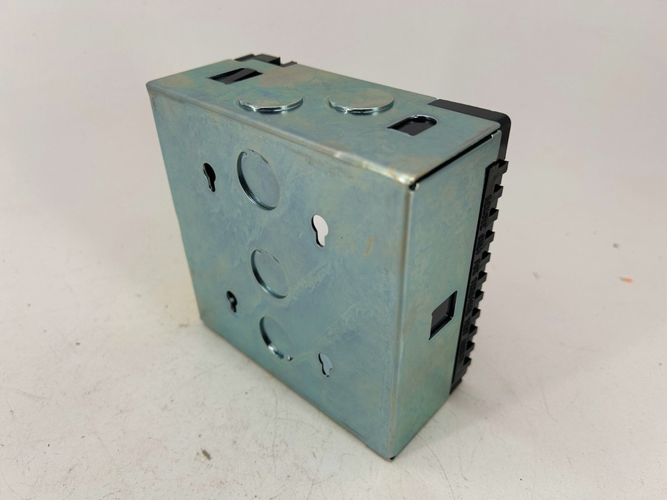 New Honeywell Q7800B1003 22Terminal Block 2X Knockouts Wall Mount