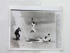  ORIGINAL PHOTO BASEBALL 1963 GEORGE ALTMAN ST LOUIS  VS METS  CHARLIE NEAL 