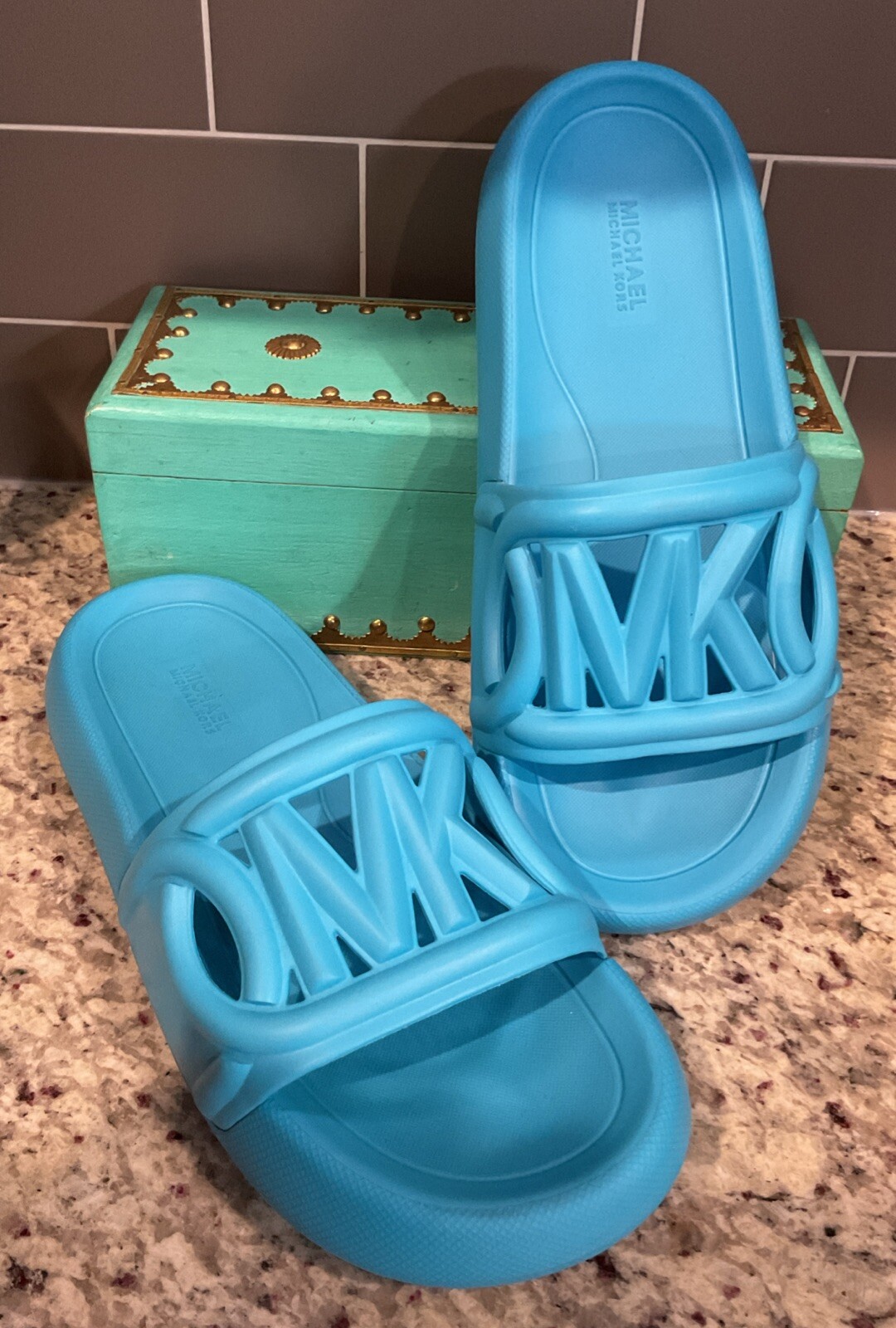 APL MICHAEL KORS sandalo donna taglia 7 M splash scuba slide SANTORINI BLU PREZZO AL DETTAGLIO CONSIGLIATO DAL PRODUTTORE $85 NUOVO
