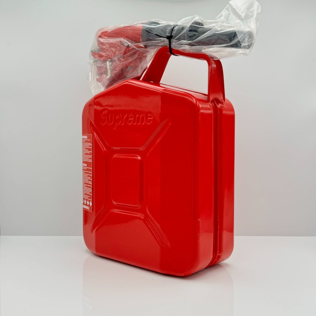 Supreme - &lt;最安値&gt; Supreme Wavian 5L Jerry Can Supreme Wavian 5L Jerry Can *AUTHENTIC* | eBay