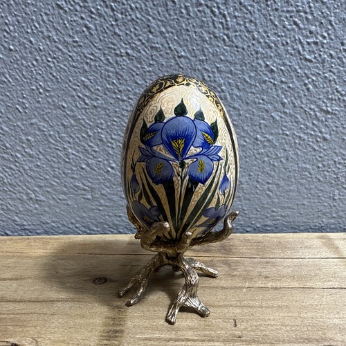 Hand-Painted Beautiful Wood Floral Decorative Egg With 2 Brass Stands Vintage - Picture 2 of 8