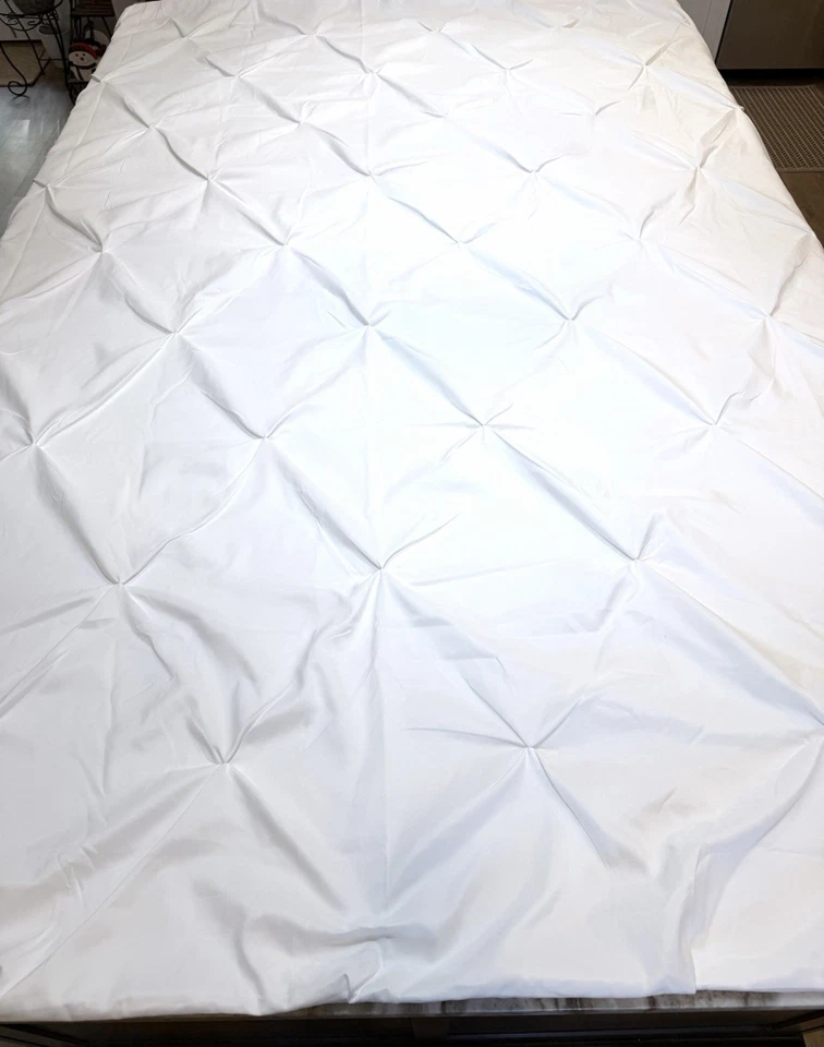 Funda nórdica Pottery Barn Teen microfibra reciclada Pintuck Twin/Twin XL blanca Foto 2 de 4