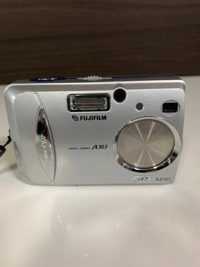 Fujifilm FinePix A303 Digital Cameras for Sale | Shop New & Used