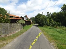 Photo 6x4 Fen Road, The Banks, Blo' Norton Near Willow Farm c2016