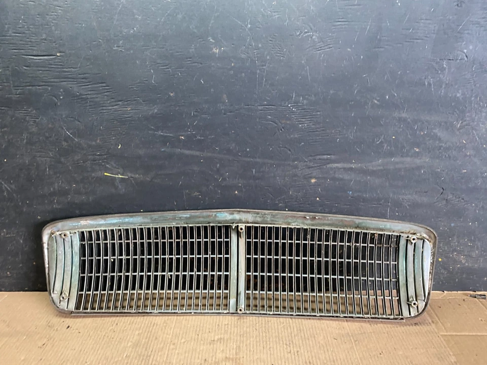 1997 to 2005 Buick Park Avenue Front Grille Grill T0088 PS - Image 4 of 4