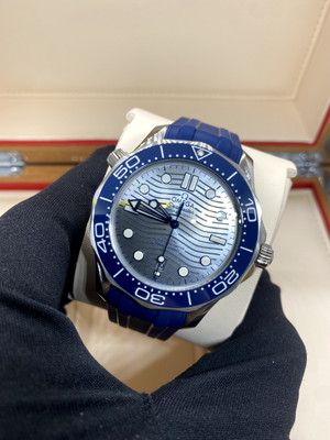 New/Unworn Omega Seamaster 300M Ref# 210.32.42.20.06.001 complete set
