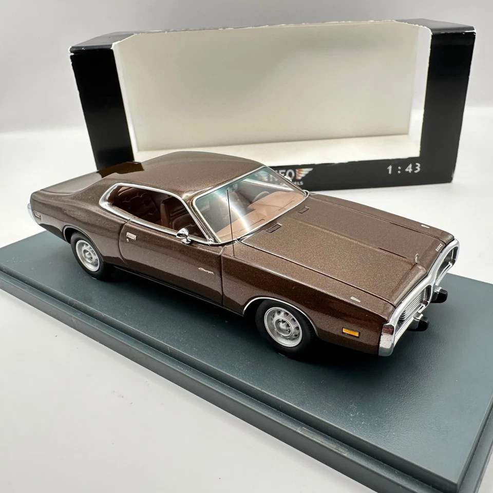 NEO Dodge Charger 1973 Brown 44750 Resin Model Car 1:43 - Image 2 of 4