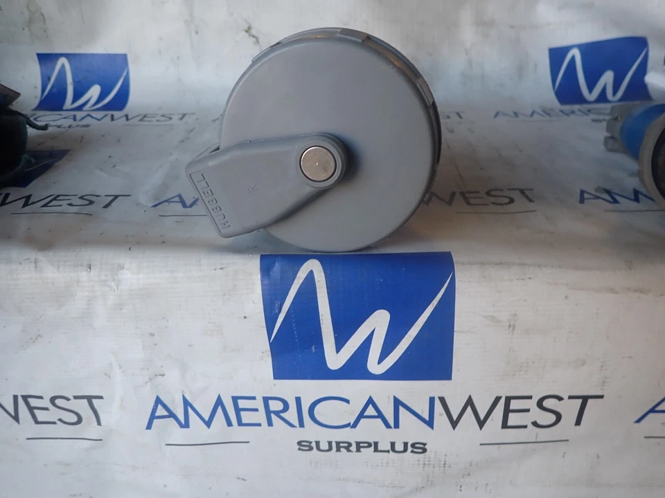 Conector Hubbell Receptáculo 363C6W 63 amp 6H 220v 2P +G Foto 4 de 4