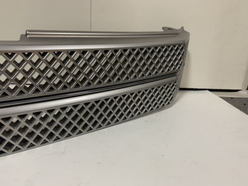 Toyota VOXY |NOAH AZR60 |AZR65 Front Grille|GRILL (Used) NICE LOOKING - Foto 4 di 5