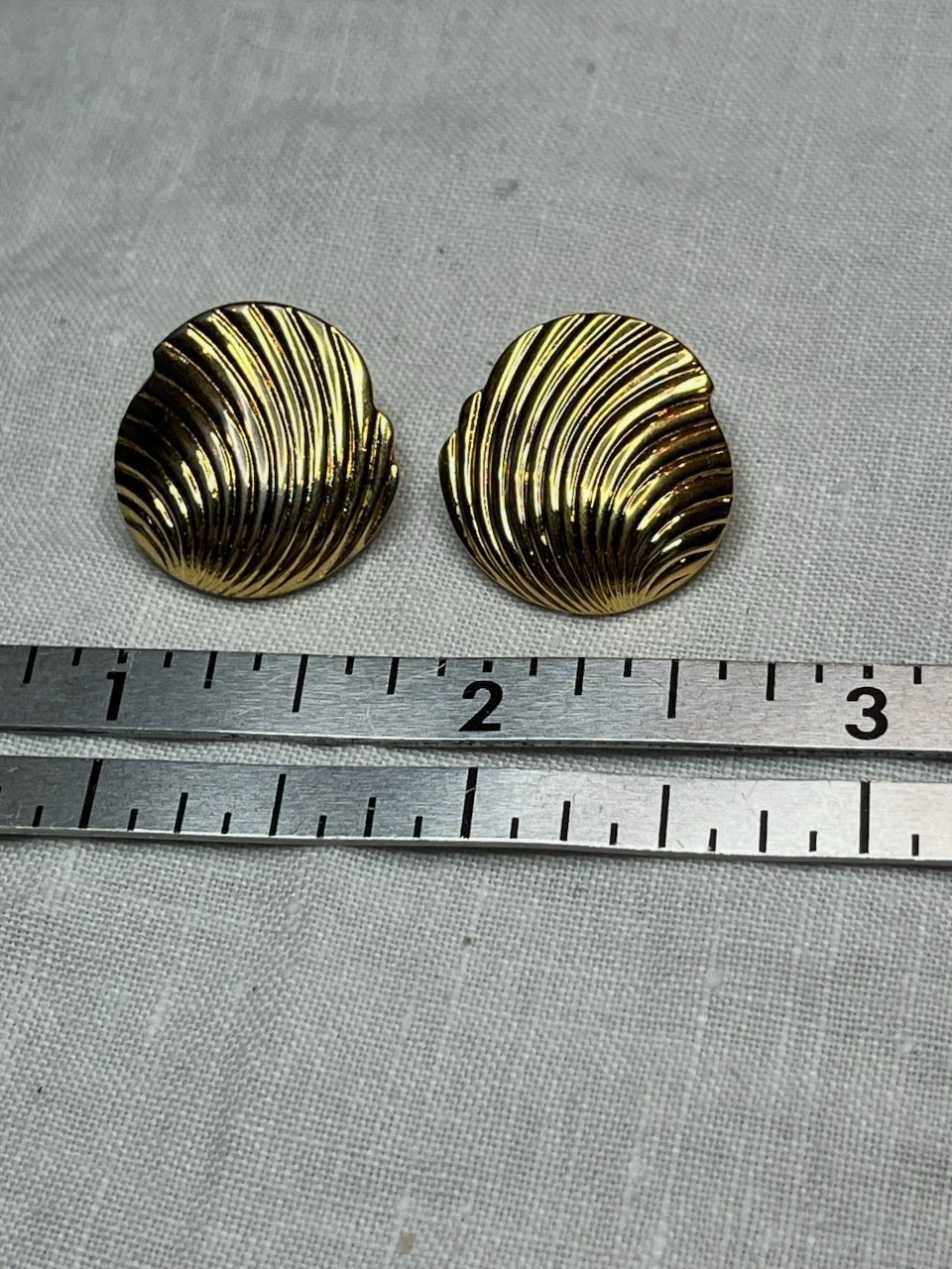 Monet Gold Shell Earrings - image 4