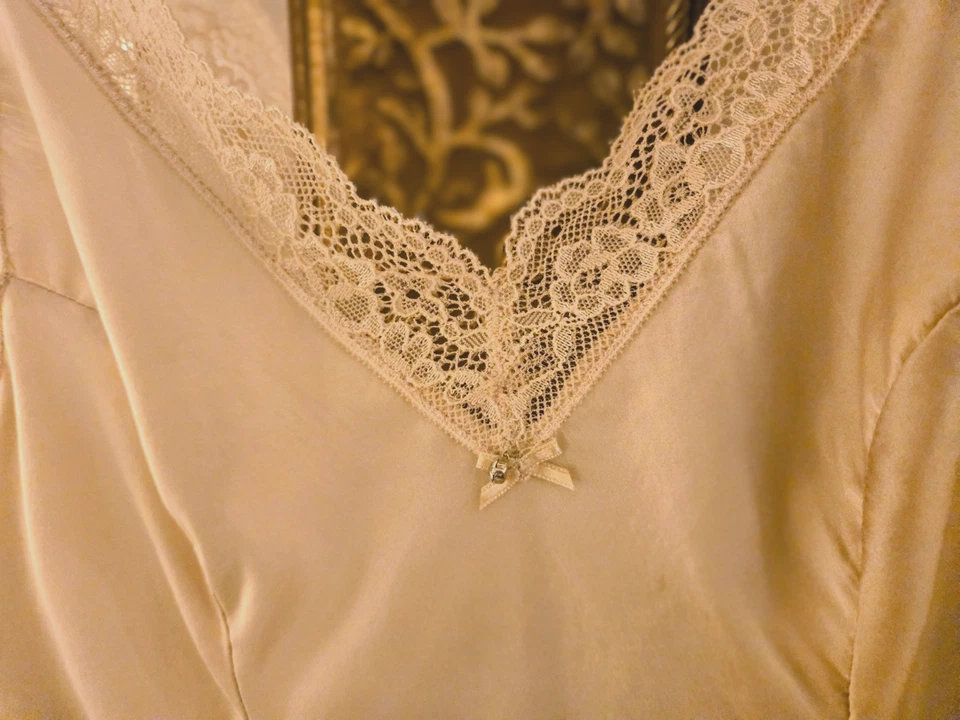 Vestido sin Mangas Intimissimi Charmeuse Beige Chemise Mezcla Seda Sin Mangas con Encaje Grande Foto 2 de 4