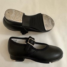 CAPEIZO Girl?s Black Tap Dance Shoes Says 7 M my shoe guide says 8.5 or 6? long