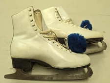 Vintage Ladies 9 Leather Ice/Figure Skates Hyde Athletic - Crusader Blades