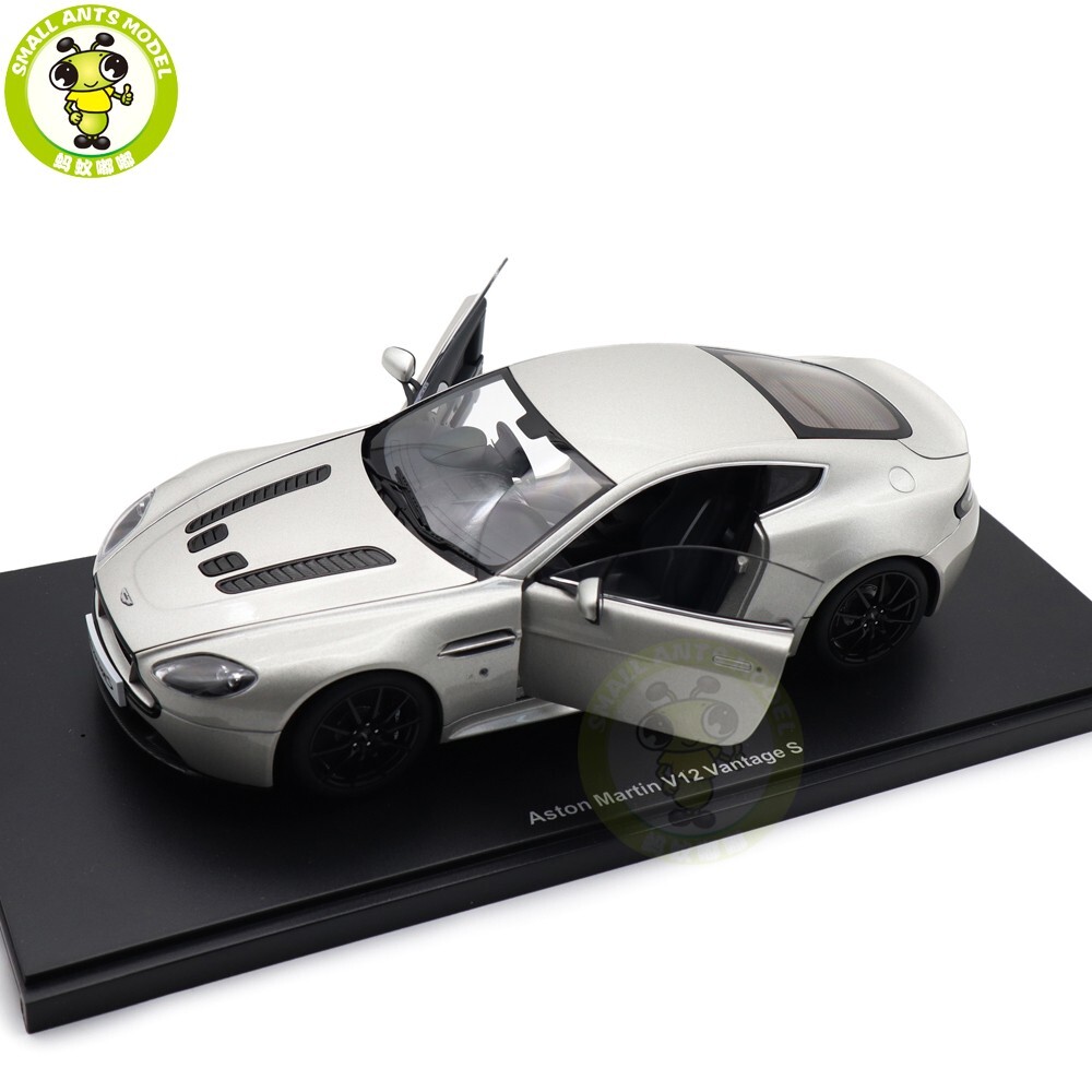 1/18 AUTOart 70251 ASTON MARTIN V12 Vantage S 2015 Meteorite