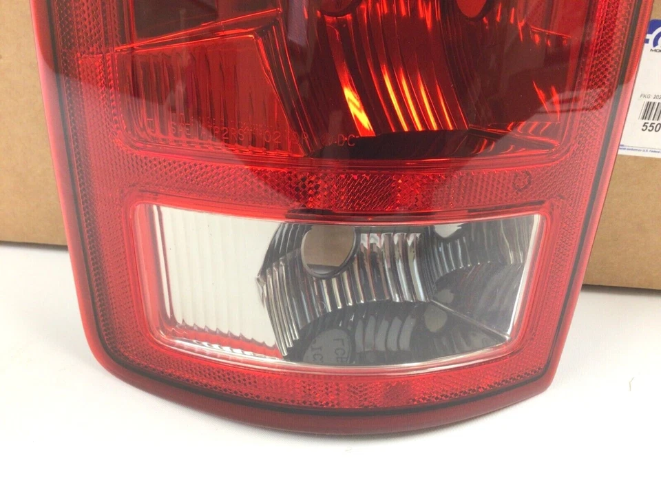 Dodge Ram 1500 2500 3500 LH 2002-2006 lámpara de luz trasera lateral del conductor OEM 55077347AF Foto 2 de 4
