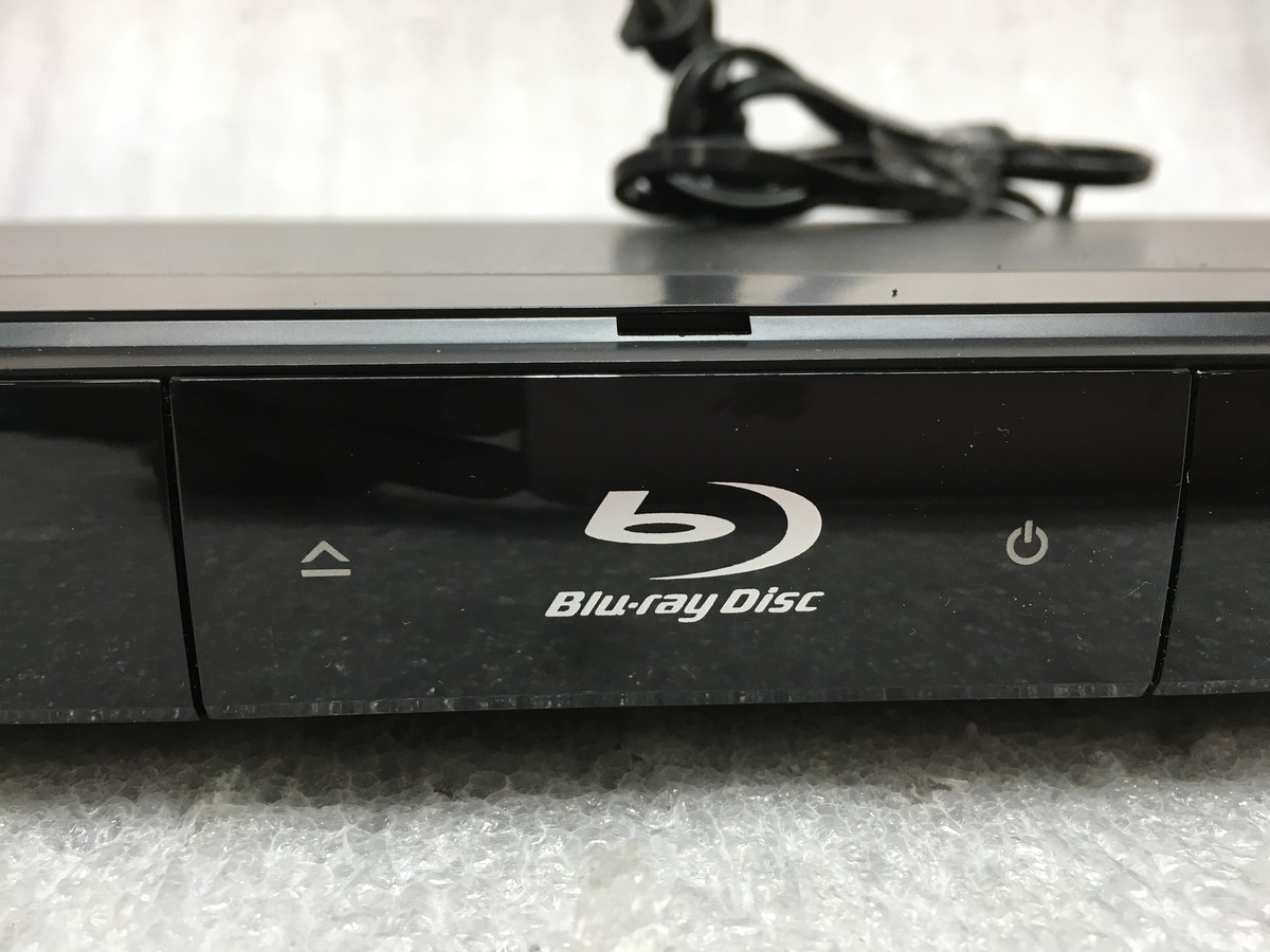LG BD550 Network Blu-Ray Disc Player Without Remote Works Great
