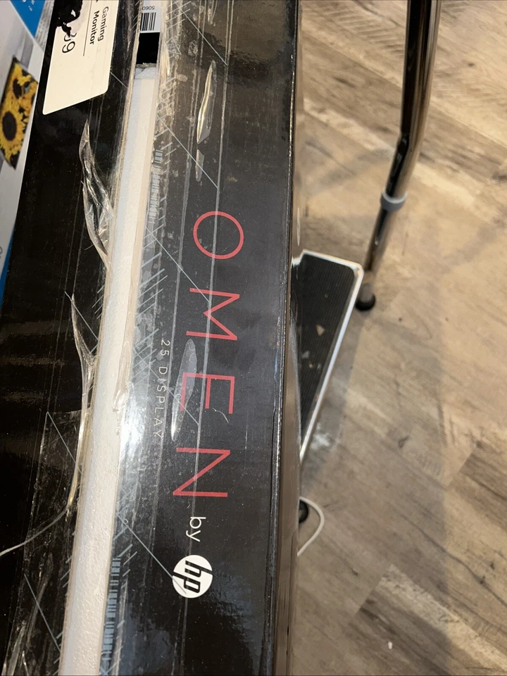 HP OMEN 24.5in Widescreen Full HD TN LCD Gaming Monitor - Black - Image 2 of 4