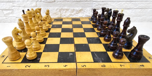 Jeu d'échecs soviétique + échiquier, bois 1985 - Jeux & Jouets