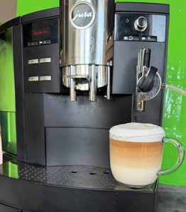 JURA XS9 schweize Marke  Kaffeeautomat schwarz