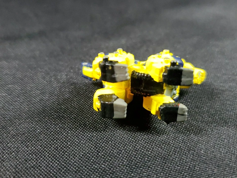 2001 Zoids Battle Champions Gashapon 1" Zaber Fang Yellow Mini Figure Tomy ** - Image 4 of 4