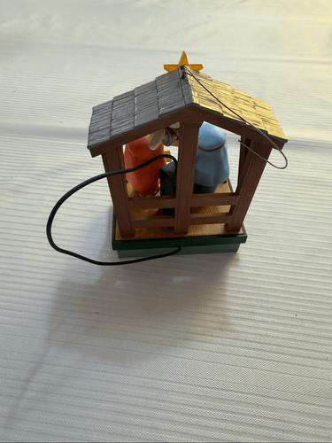Hallmark Keepsake 2012 Christmas Ornament Peanuts Gang Pageant Lights Sound - Picture 5 of 6