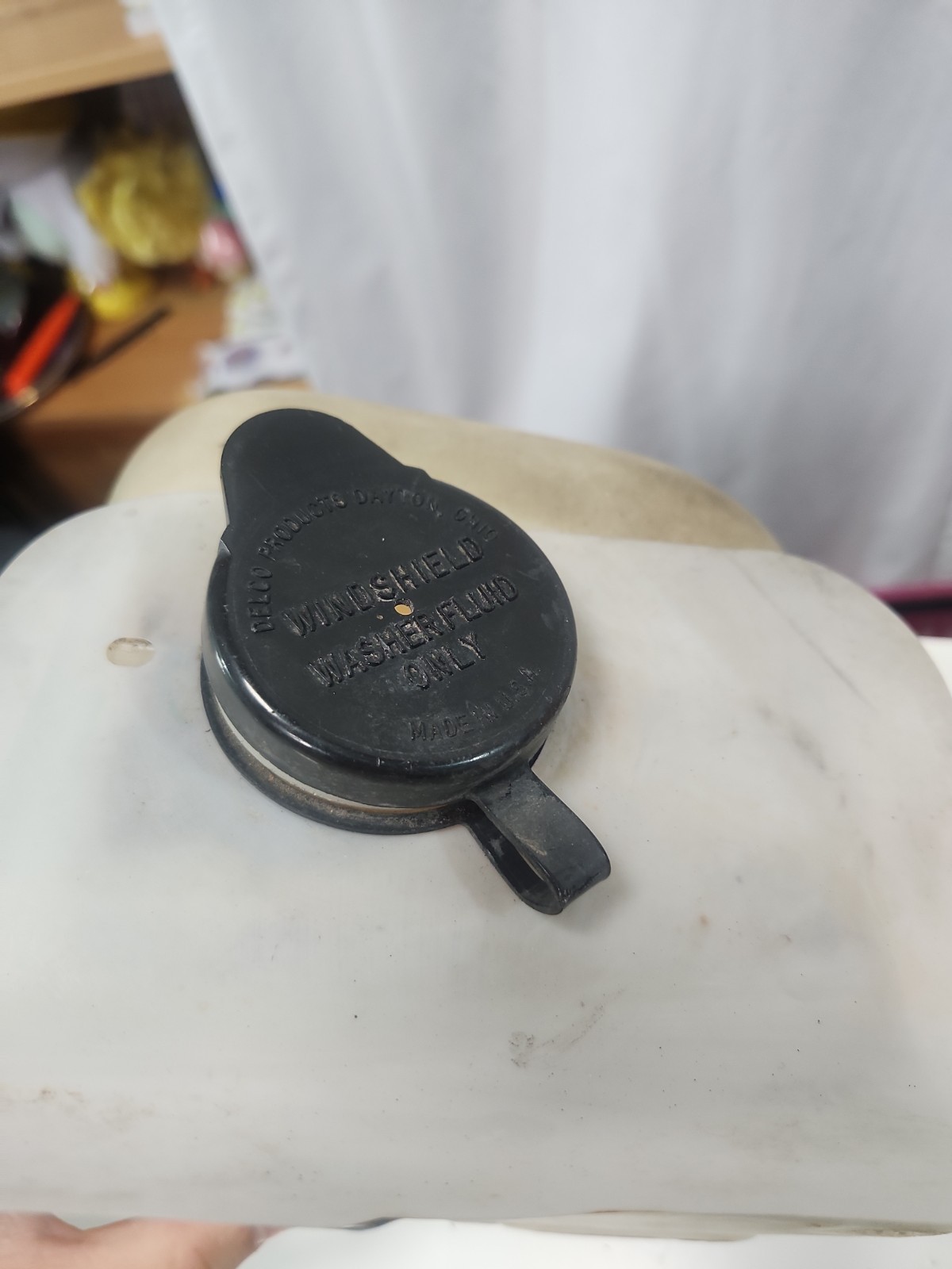 81-87 chevy,gmc window washer pump bottle 73-87 chevy,gmc,k-5 blazer,suburban