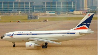 1:400 Herpa Delta Air Lines AIrbus A310-324E N821PA Ultra Rare 2000 Units Made.