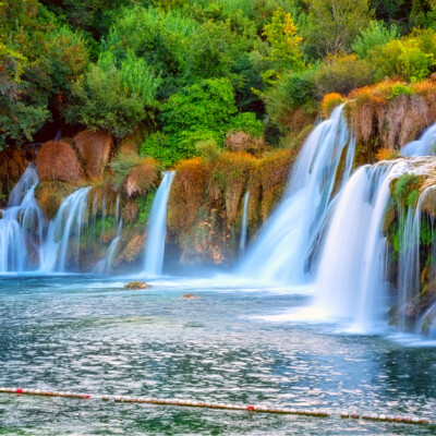 VLIES FOTOTAPETE Selbstklebend XXL Greenery Waterfall-Nationalpark 4895