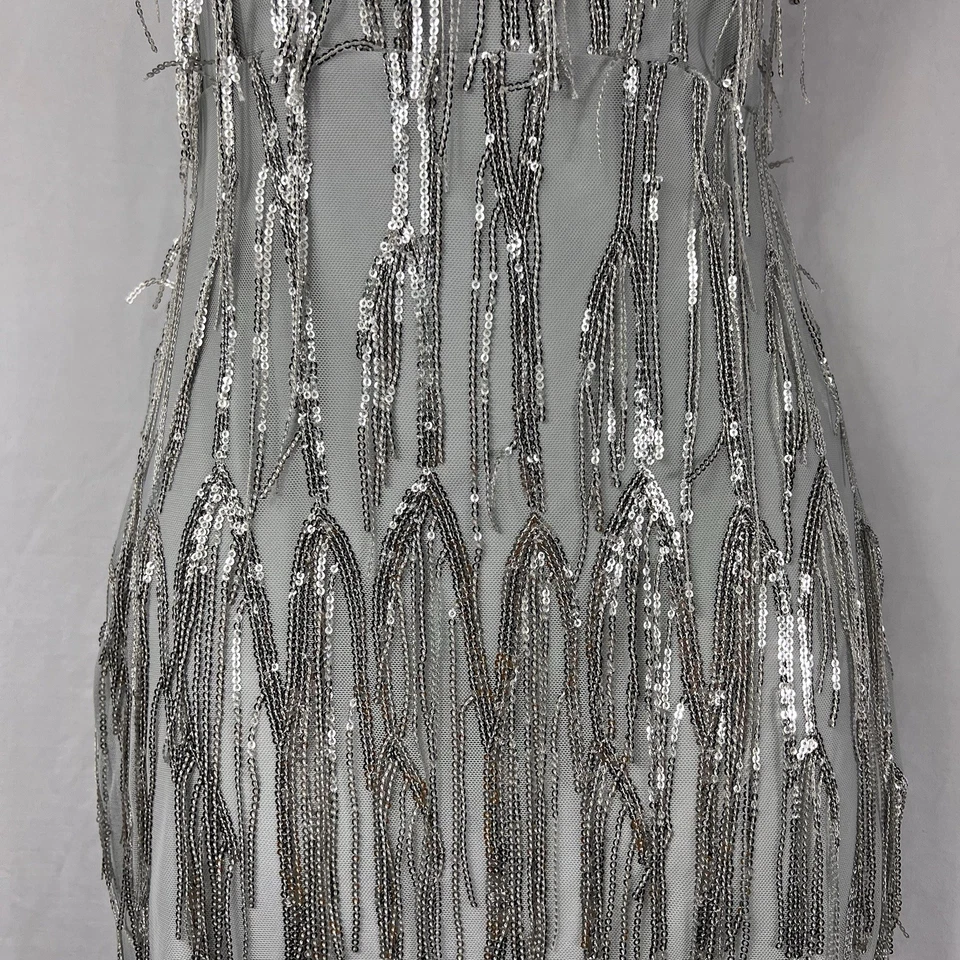 Emerald Sundae 女式小号及膝迷你无袖条纹亮片灰色 — 第 3/4 张图片