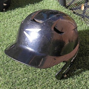Easton Z5 Youth Size Batting Helmet, 6 3/8 to 7 1/8, Thick Pads, Used Condition