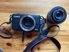 Canon EOS M10 18MP Spiegellose Kamera - Schwarz (Kit w/ 15-45mm IS STM Objektiv)
