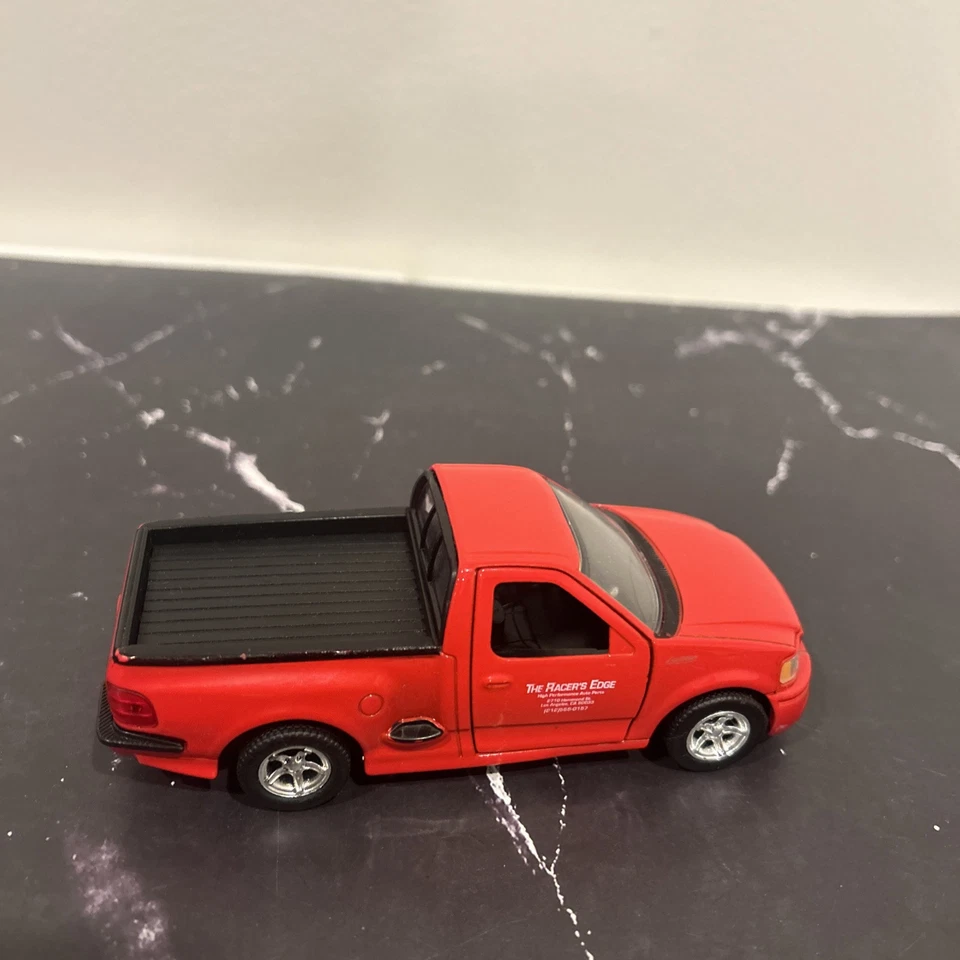 Die-Cast JADA 1/32 • Rápido y Furioso • Brian’s Ford F-150 SVT Lightning Foto 3 de 4