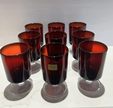 Lot Of 8 Luminarc Ruby Red Footed Wine/Cordial Glasses 4" tall 4 Oz France EUC
