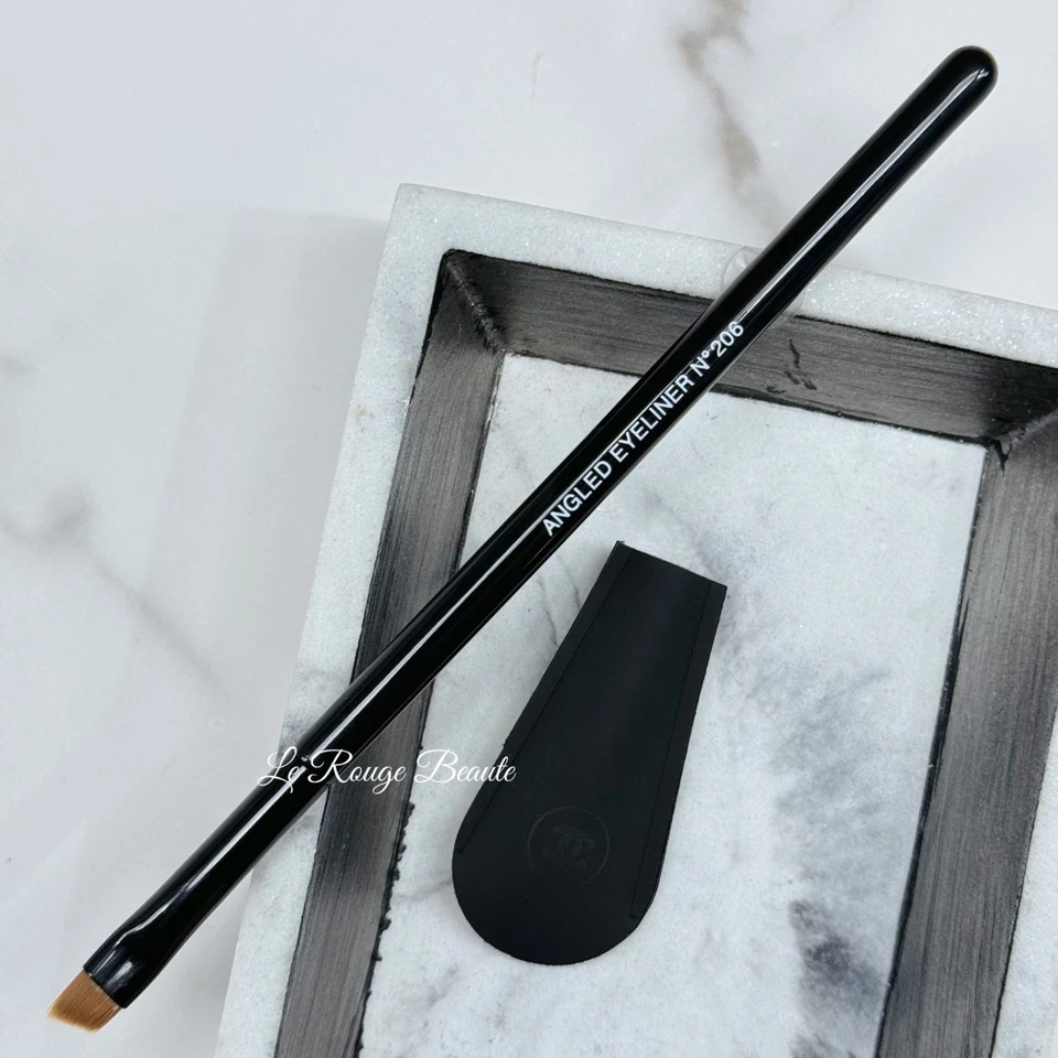 Cepillo delineador de ojos en ángulo Chanel Les Pinceaux De Chanel Nº 206 - Cejas Foto 2 de 4