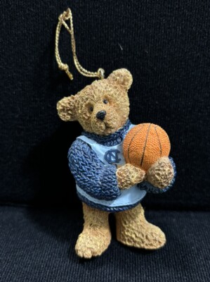2002 THE RIDGEWOOD COLLECTION UNC TAR HEELS BASKETBALL CHRISTMAS ORNAMENT