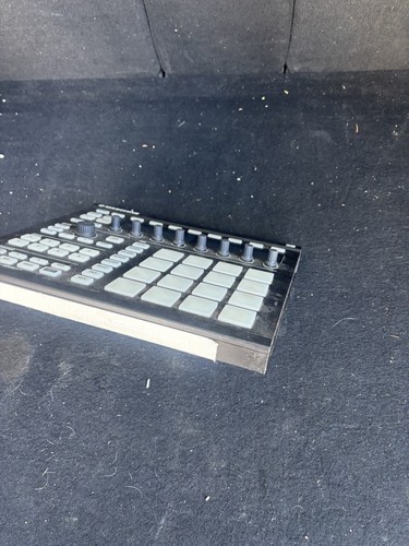 Native Instruments Maschine Mk2 Drum Controller Mikro Black - Picture 9 of 9