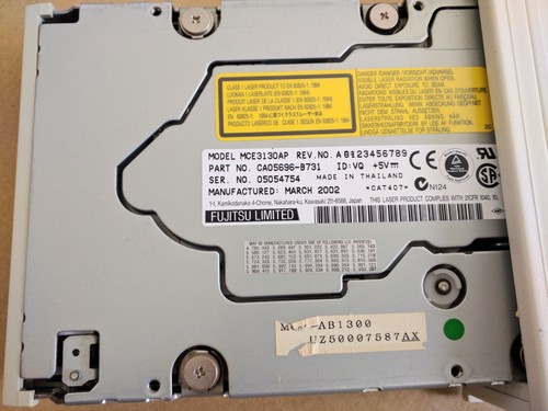 FUJITSU GIGAMO MCE3130AP 1.3 GB 3.5" IDE MO Drive with Mobile Rack - Picture 9 of 9